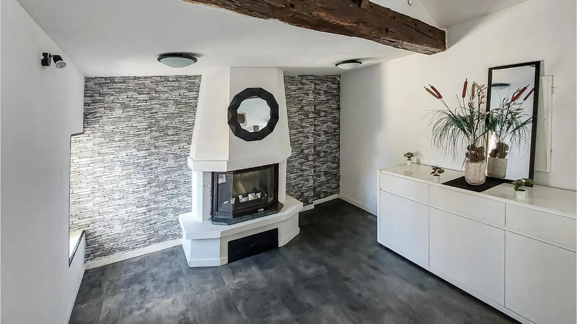 Dom wakacyjny 4 Bedroom Awesome Home In Villars