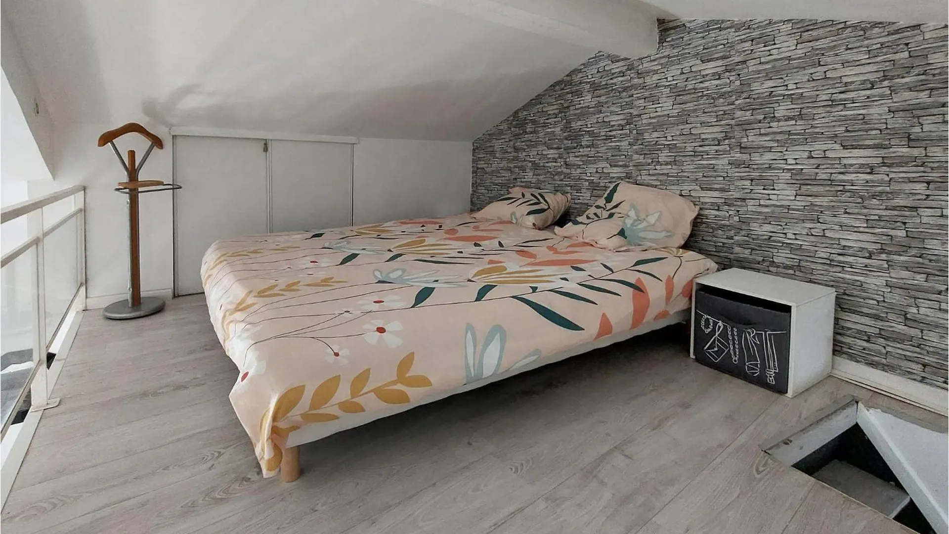 Dom wakacyjny 4 Bedroom Awesome Home In Villars Francja