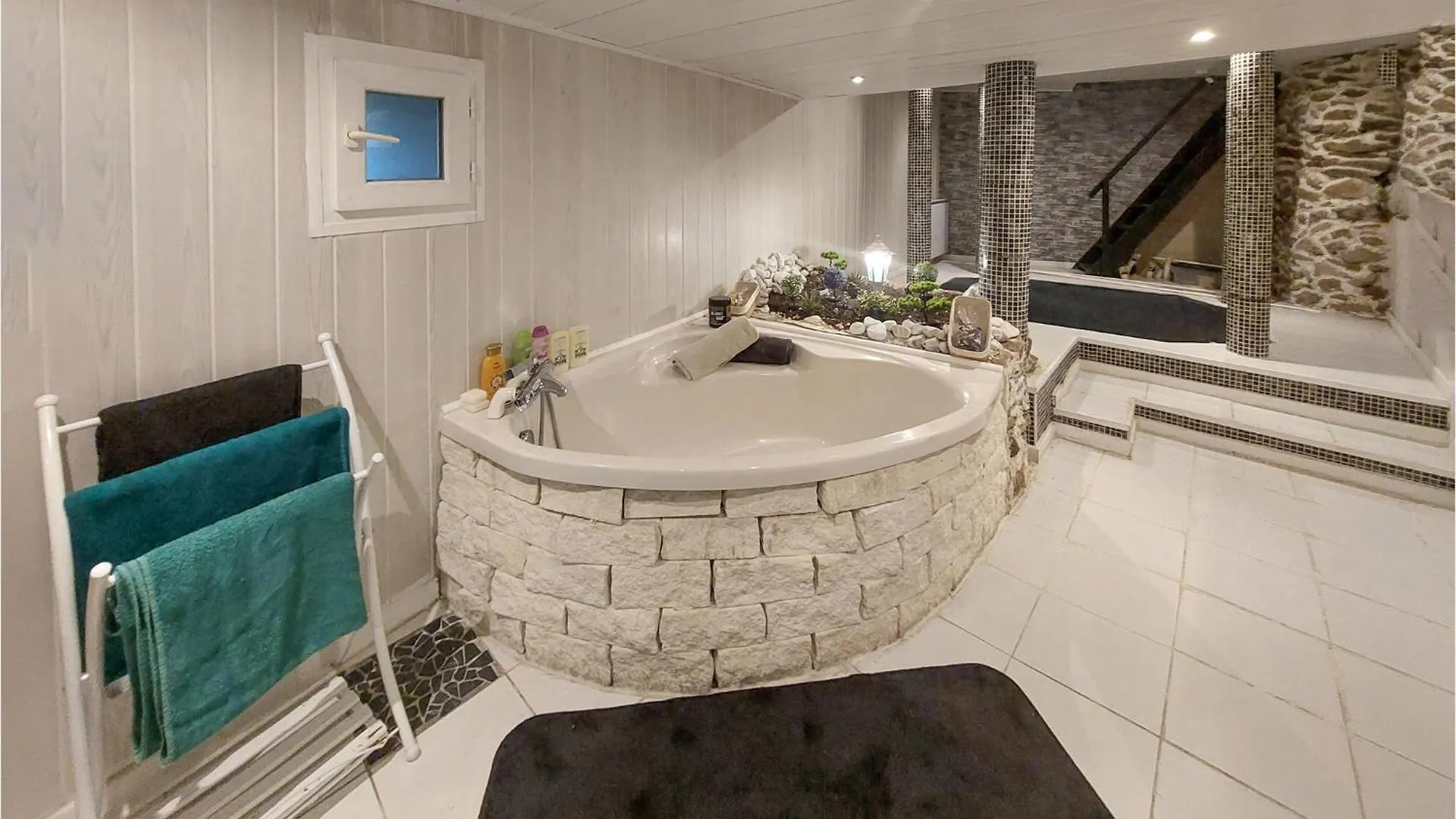 4 Bedroom Awesome Home In Villars Dom wakacyjny